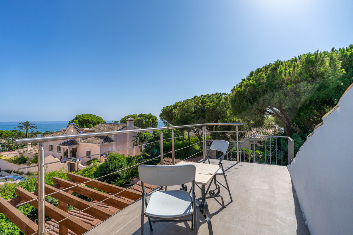 4 Bed Townhouse for sale in Marbesa Costa Del Sol, Málaga, Spain