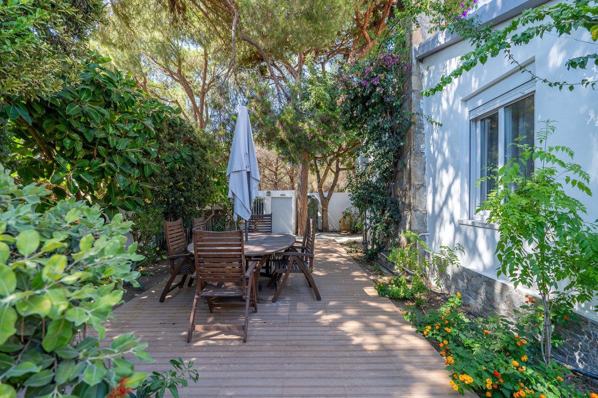 4 Bed Townhouse for sale in Marbesa Costa Del Sol, Málaga, Spain