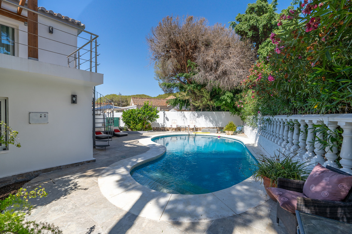 4 Bed Townhouse for sale in Marbesa Costa Del Sol, Málaga, Spain