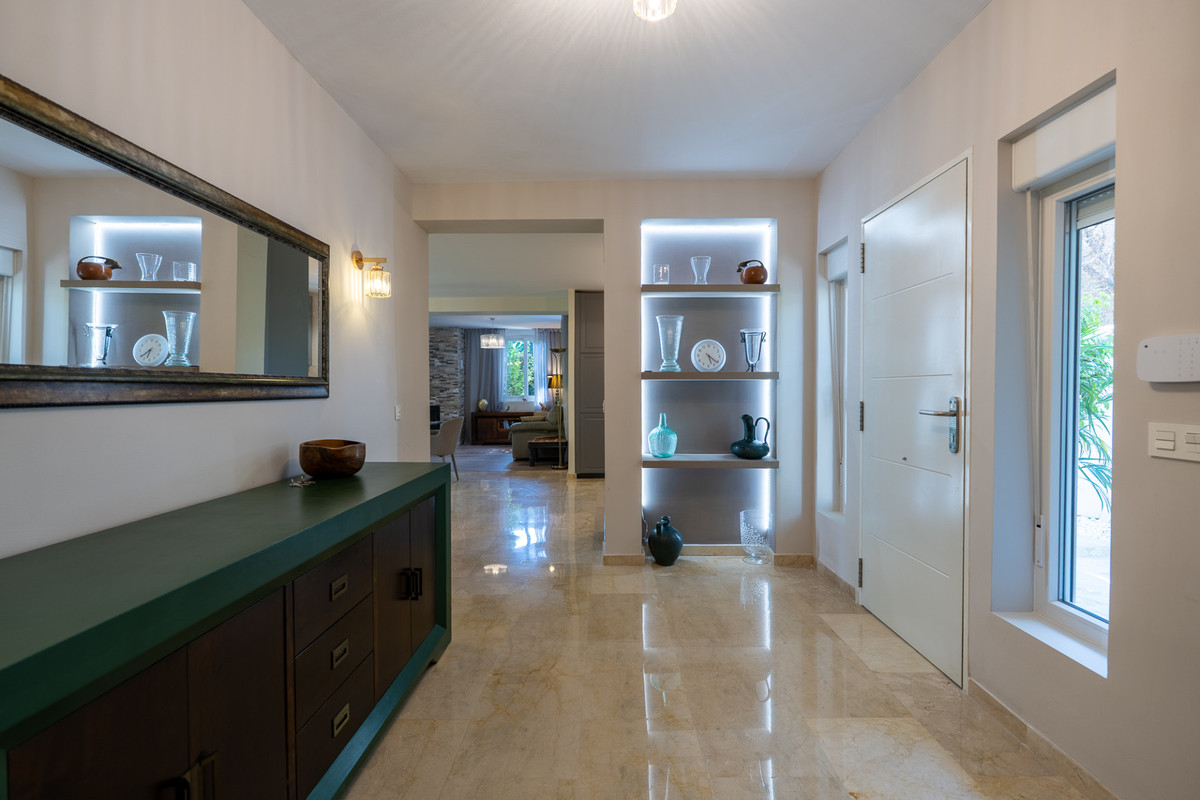 4 Bed Townhouse for sale in Marbesa Costa Del Sol, Málaga, Spain