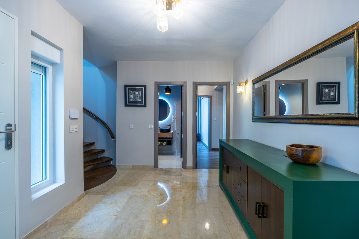4 Bed Townhouse for sale in Marbesa Costa Del Sol, Málaga, Spain