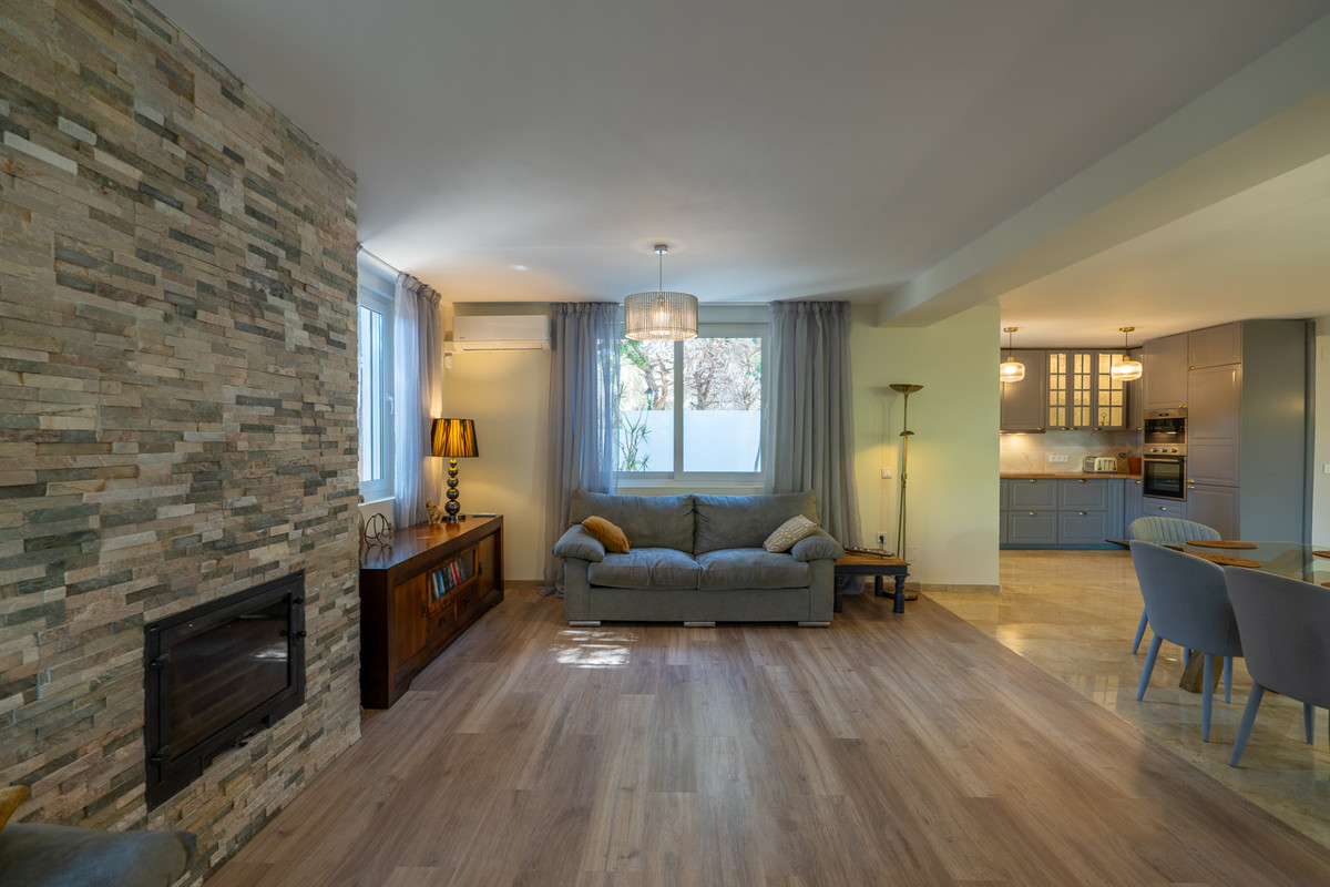 4 Bed Townhouse for sale in Marbesa Costa Del Sol, Málaga, Spain