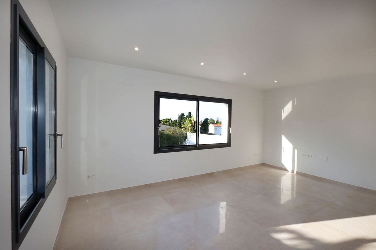 4 Bed Townhouse for sale in Calpe Costa Blanca, Alicante, Spain