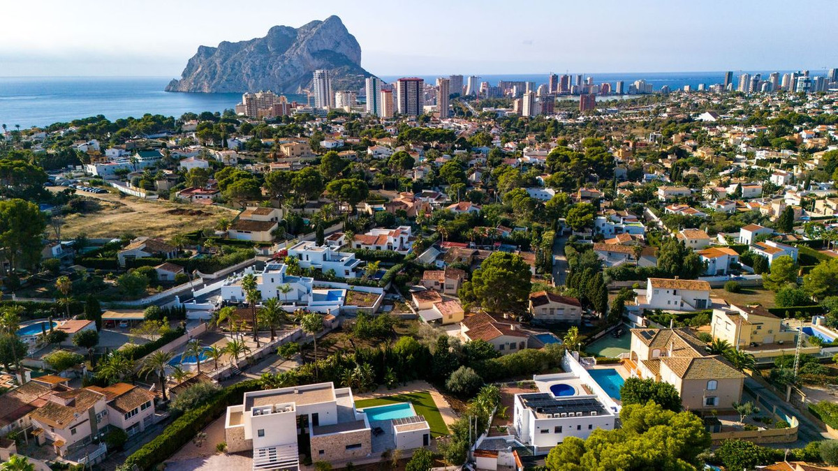 4 Bed Townhouse for sale in Calpe Costa Blanca, Alicante, Spain