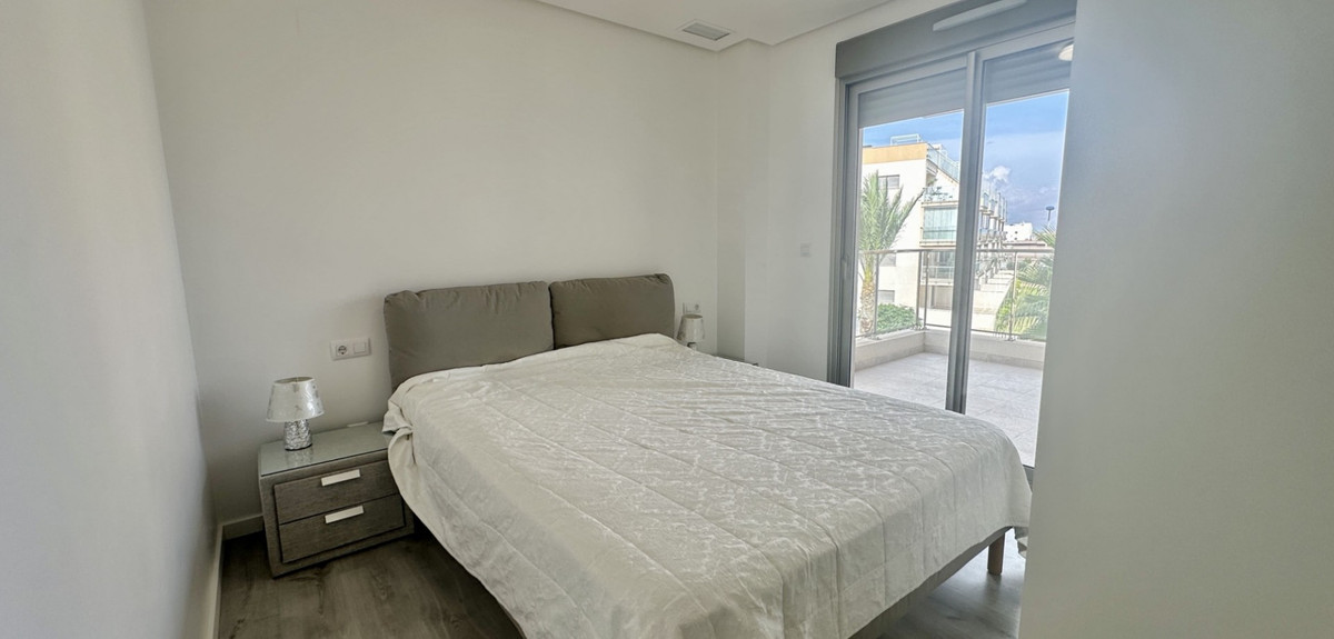 Se vende Apartamento Planta Media de 3 dormitorios en Costa Blanca, Alicante, España
