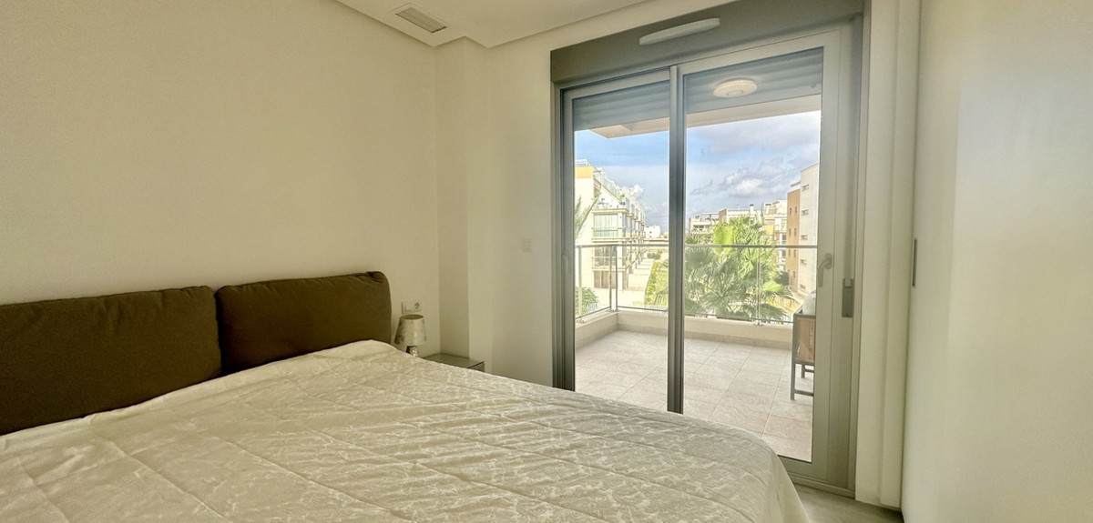 Se vende Apartamento Planta Media de 3 dormitorios en Costa Blanca, Alicante, España