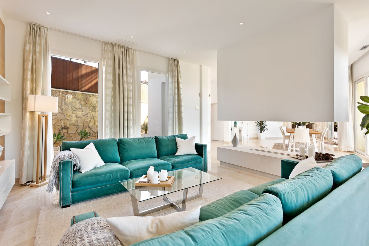 4 Bed Townhouse for sale in El Rosario Costa Del Sol, Málaga, Spain