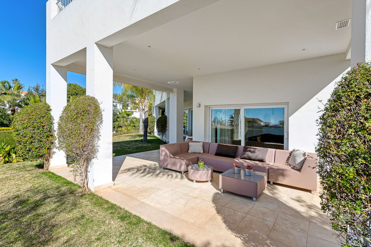 4 Bed Townhouse for sale in El Rosario Costa Del Sol, Málaga, Spain
