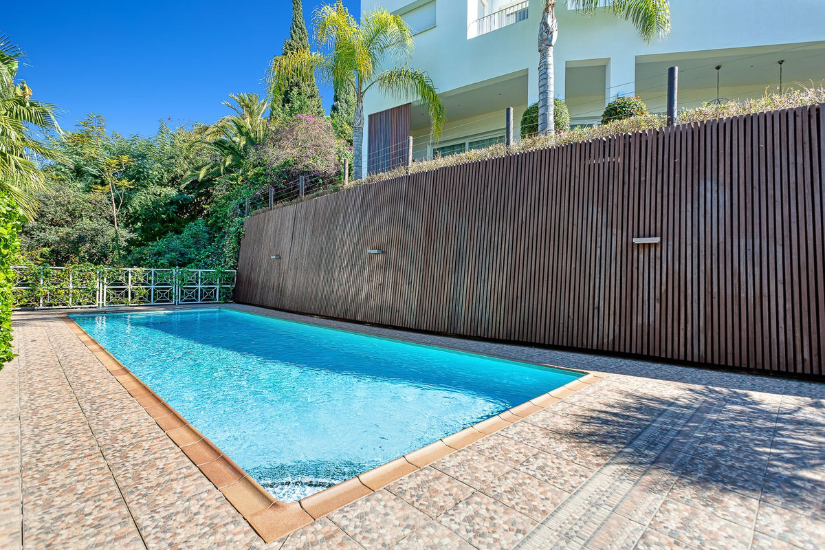 4 Bed Townhouse for sale in El Rosario Costa Del Sol, Málaga, Spain