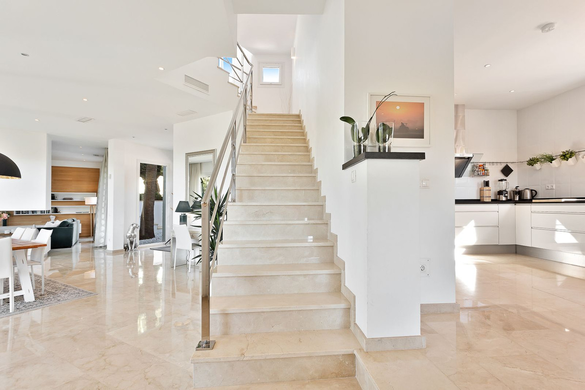 4 Bed Townhouse for sale in El Rosario Costa Del Sol, Málaga, Spain