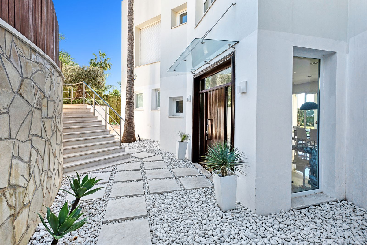 4 Bed Townhouse for sale in El Rosario Costa Del Sol, Málaga, Spain