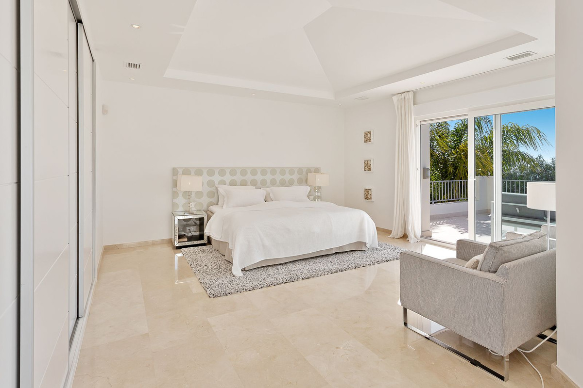4 Bed Townhouse for sale in El Rosario Costa Del Sol, Málaga, Spain