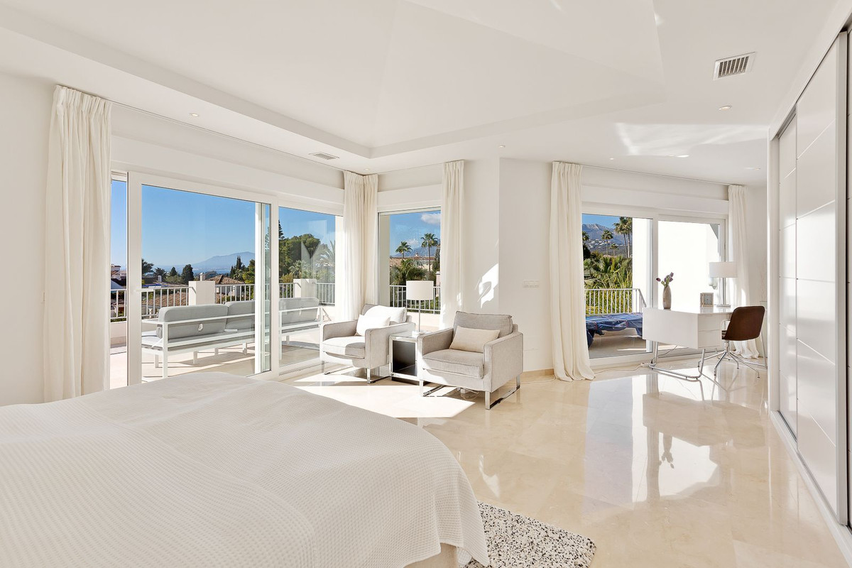 4 Bed Townhouse for sale in El Rosario Costa Del Sol, Málaga, Spain
