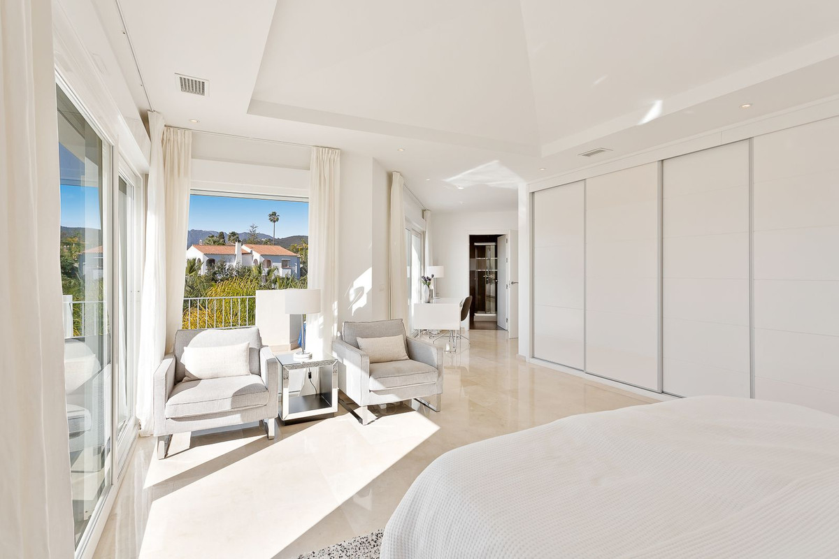 4 Bed Townhouse for sale in El Rosario Costa Del Sol, Málaga, Spain