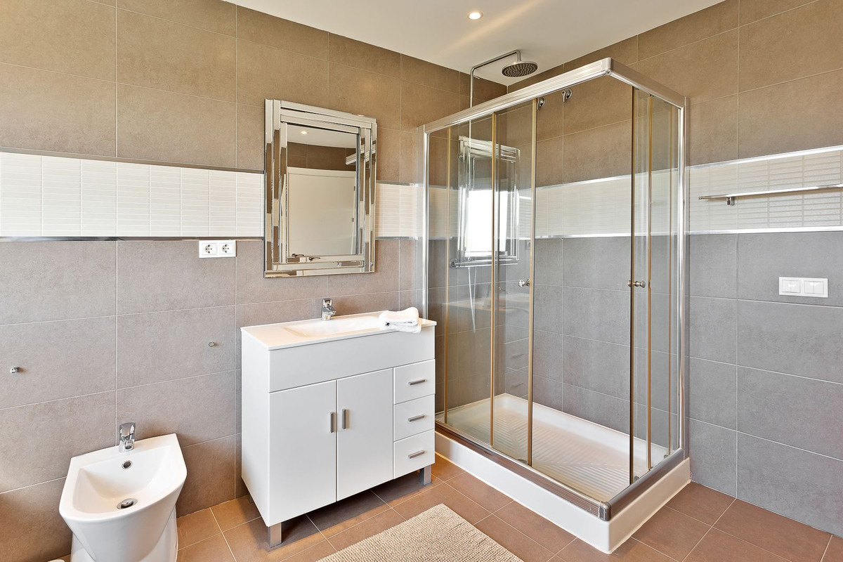 4 Bed Townhouse for sale in El Rosario Costa Del Sol, Málaga, Spain