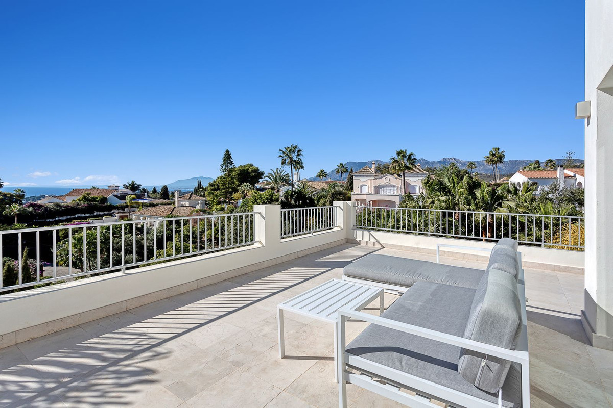 4 Bed Townhouse for sale in El Rosario Costa Del Sol, Málaga, Spain