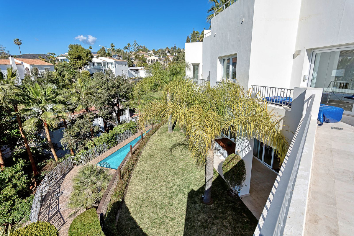 4 Bed Townhouse for sale in El Rosario Costa Del Sol, Málaga, Spain