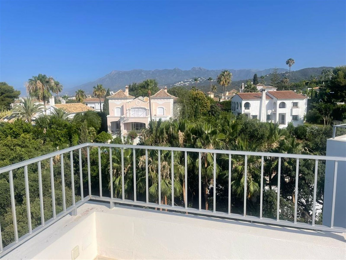 4 Bed Townhouse for sale in El Rosario Costa Del Sol, Málaga, Spain