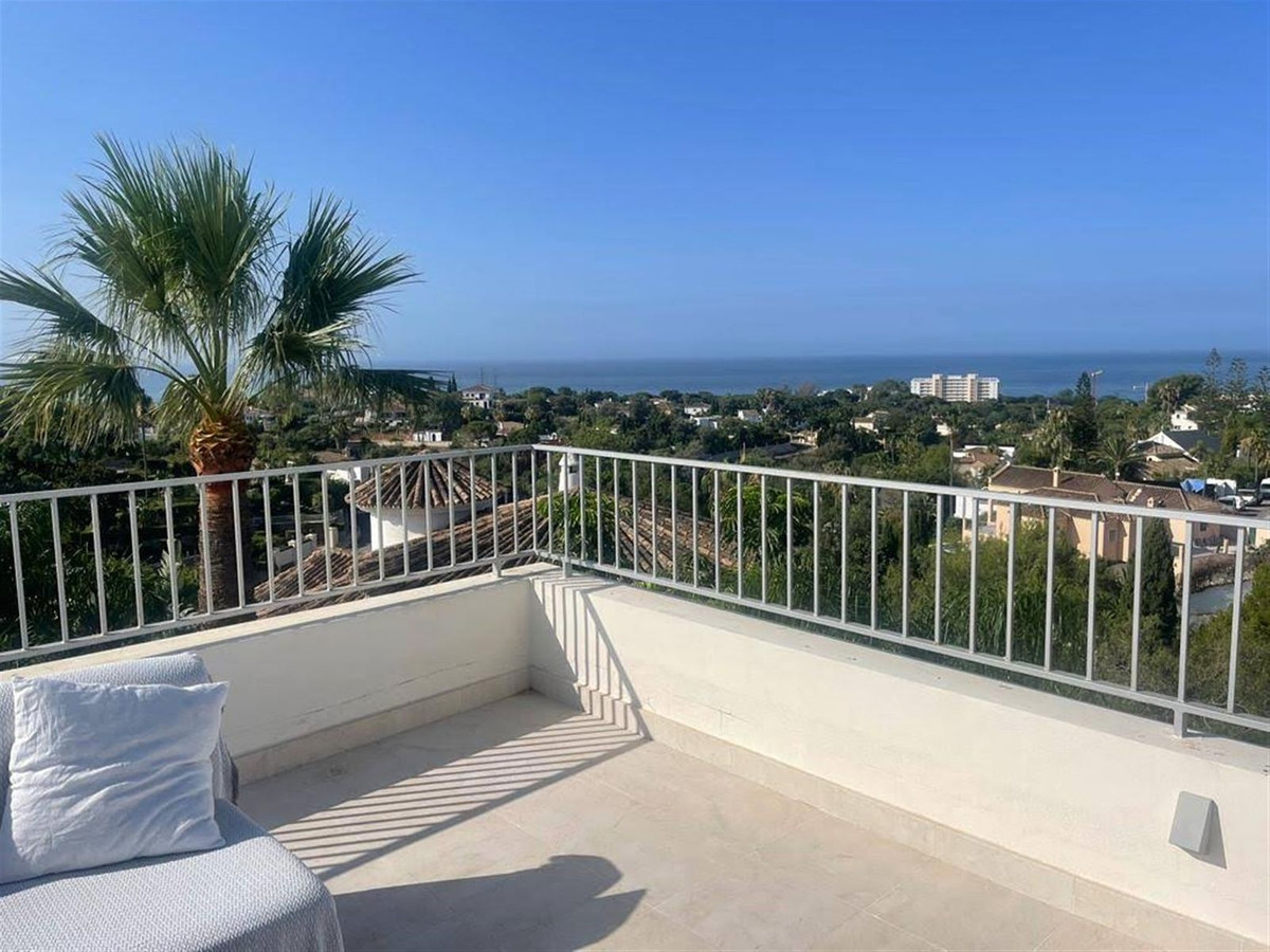 4 Bed Townhouse for sale in El Rosario Costa Del Sol, Málaga, Spain