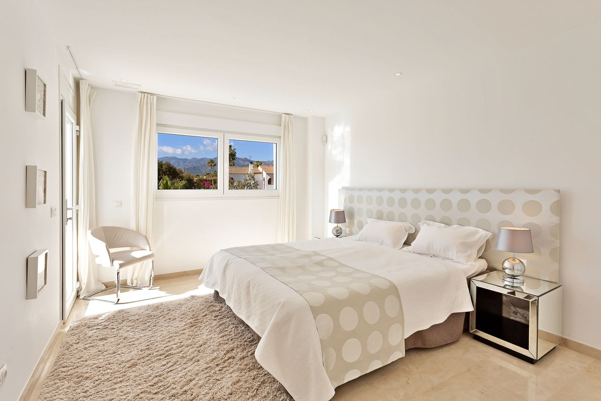4 Bed Townhouse for sale in El Rosario Costa Del Sol, Málaga, Spain