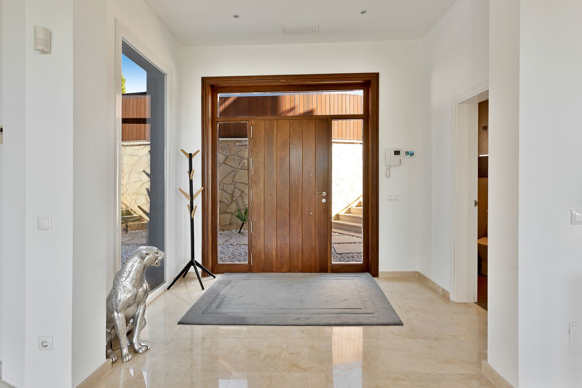 4 Bed Townhouse for sale in El Rosario Costa Del Sol, Málaga, Spain