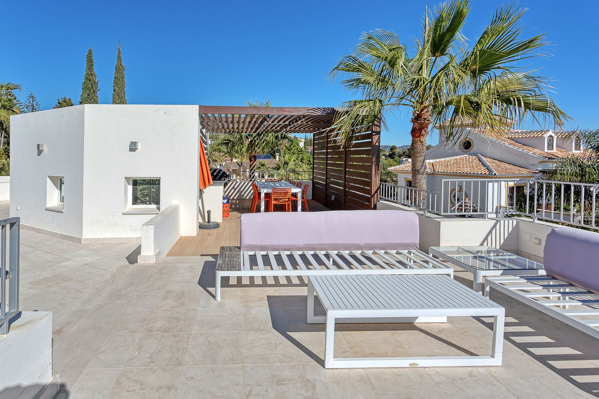 4 Bed Townhouse for sale in El Rosario Costa Del Sol, Málaga, Spain