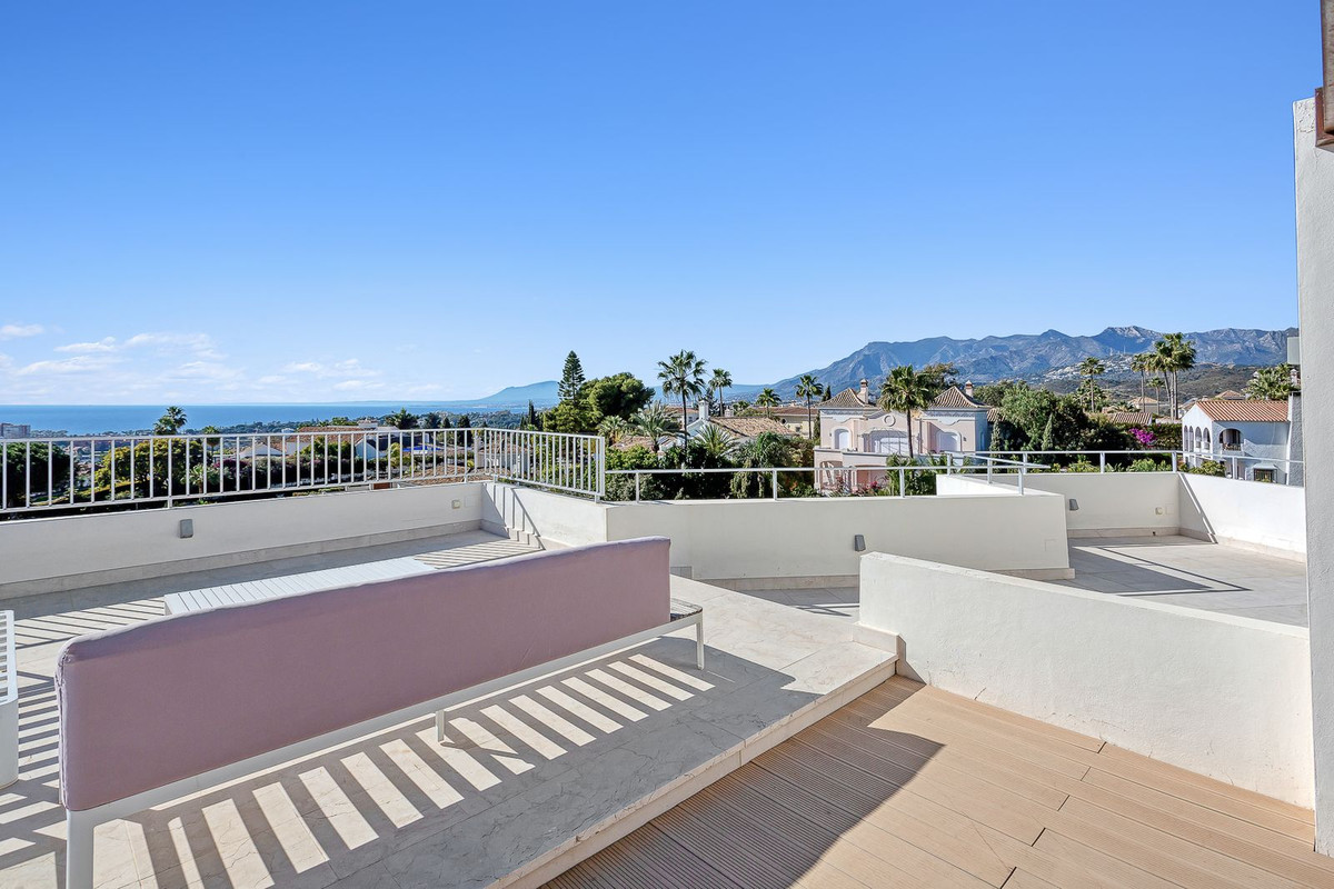 4 Bed Townhouse for sale in El Rosario Costa Del Sol, Málaga, Spain