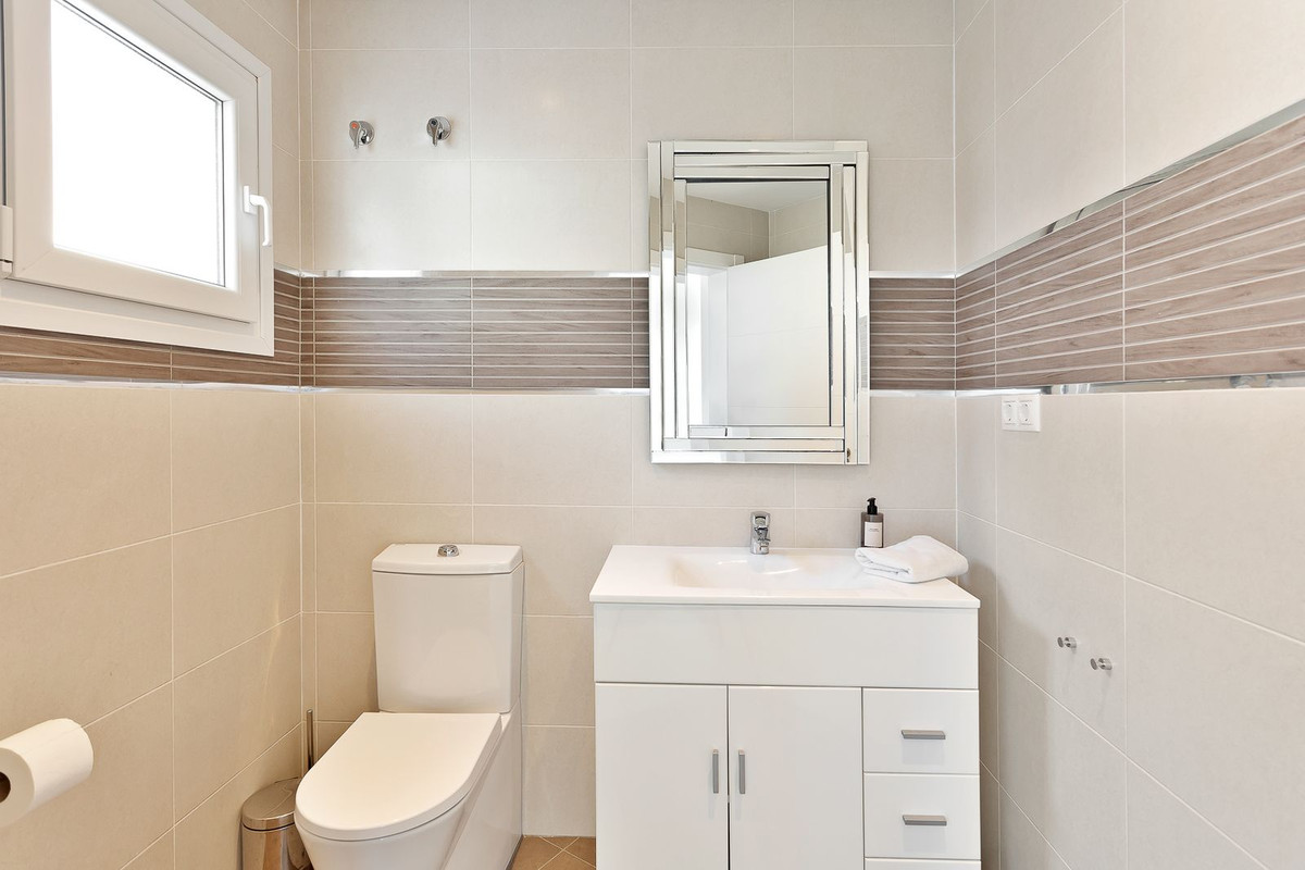 4 Bed Townhouse for sale in El Rosario Costa Del Sol, Málaga, Spain