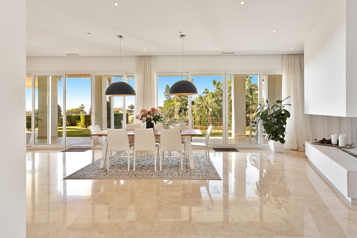 4 Bed Townhouse for sale in El Rosario Costa Del Sol, Málaga, Spain