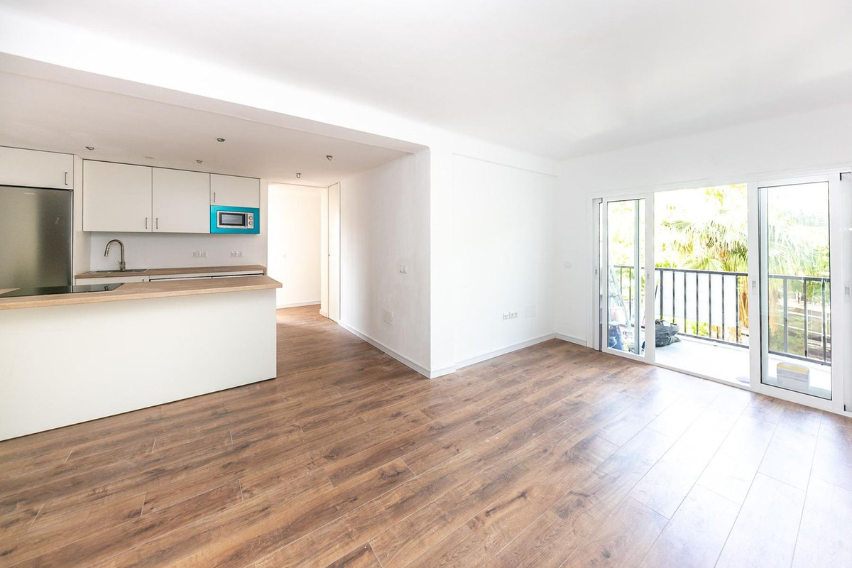 3 Bed Apartment for sale in Fuengirola Costa Del Sol, Málaga, Spain
