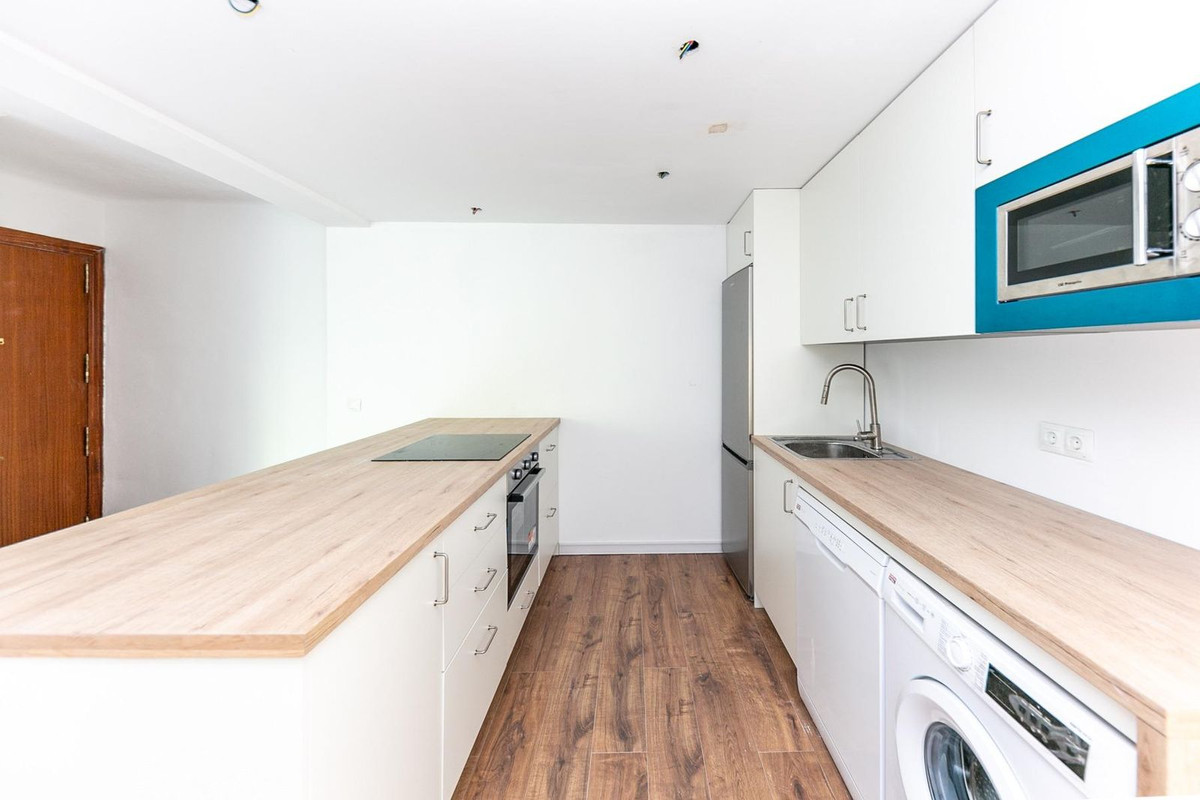 3 Bed Apartment for sale in Fuengirola Costa Del Sol, Málaga, Spain