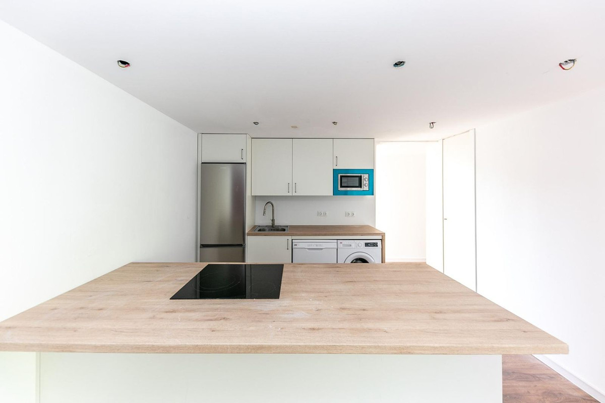 3 Bed Apartment for sale in Fuengirola Costa Del Sol, Málaga, Spain