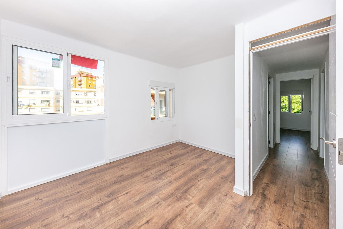3 Bed Apartment for sale in Fuengirola Costa Del Sol, Málaga, Spain