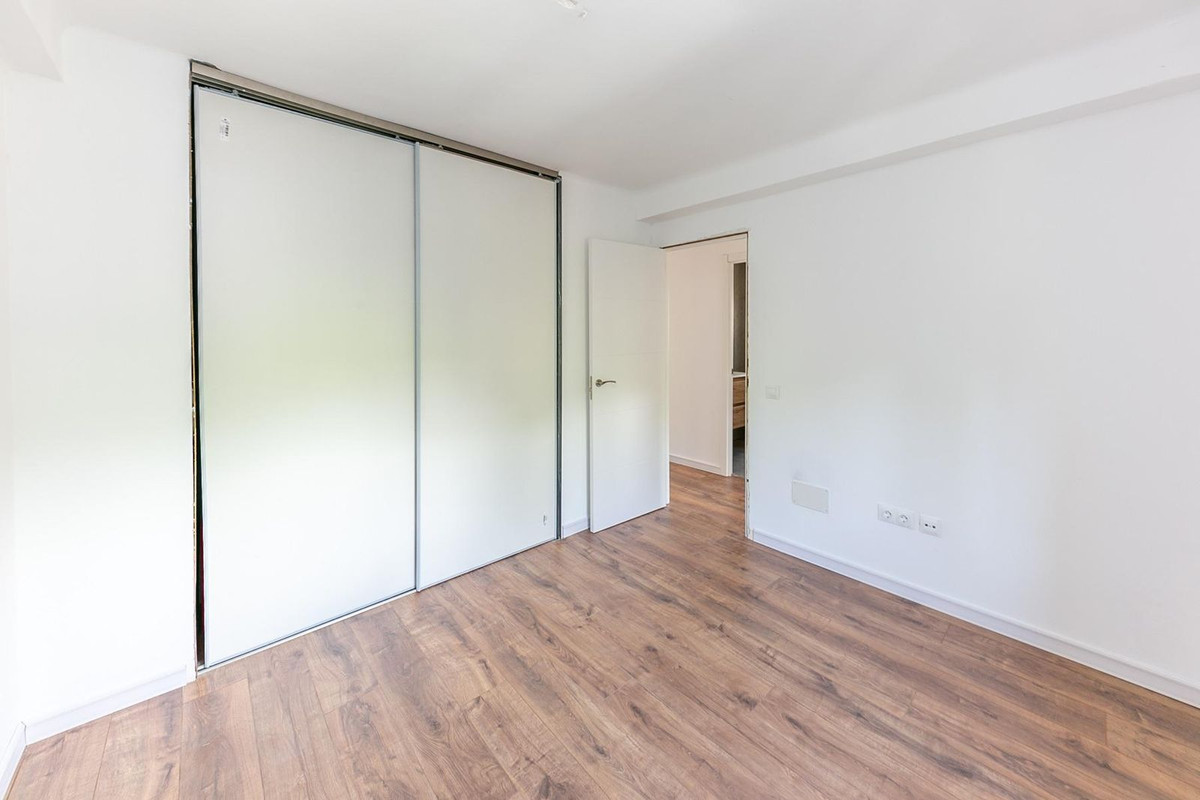 3 Bed Apartment for sale in Fuengirola Costa Del Sol, Málaga, Spain