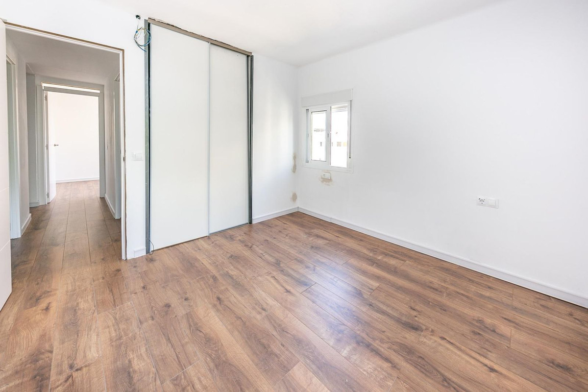 3 Bed Apartment for sale in Fuengirola Costa Del Sol, Málaga, Spain