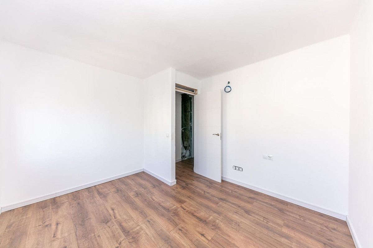 3 Bed Apartment for sale in Fuengirola Costa Del Sol, Málaga, Spain