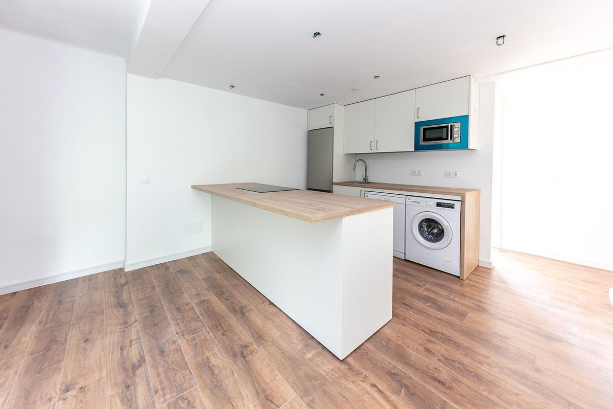 3 Bed Apartment for sale in Fuengirola Costa Del Sol, Málaga, Spain