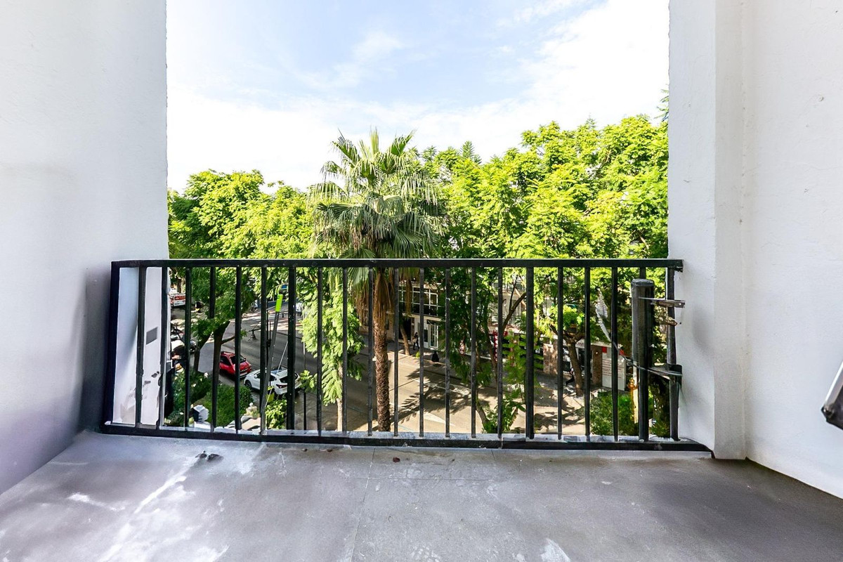 3 Bed Apartment for sale in Fuengirola Costa Del Sol, Málaga, Spain