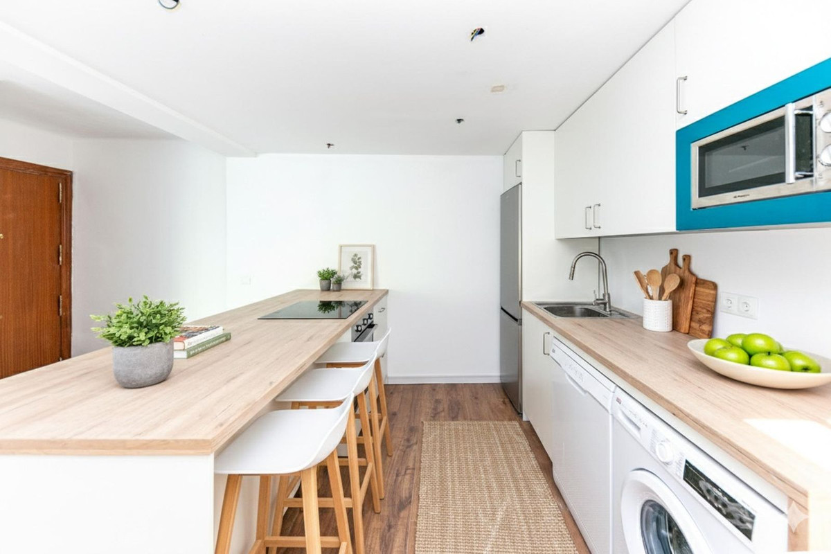 3 Bed Apartment for sale in Fuengirola Costa Del Sol, Málaga, Spain