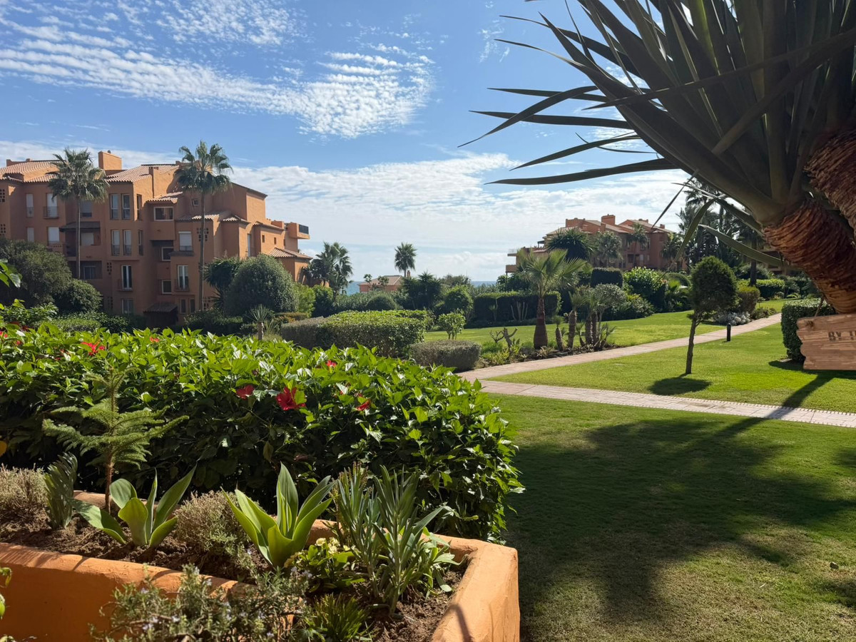 3 Bed Apartment for sale in La Duquesa Costa Del Sol, Málaga, Spain