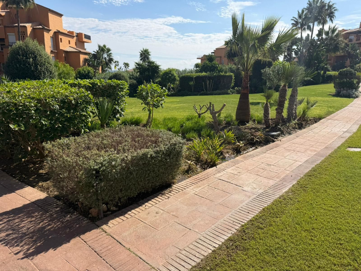 3 Bed Apartment for sale in La Duquesa Costa Del Sol, Málaga, Spain