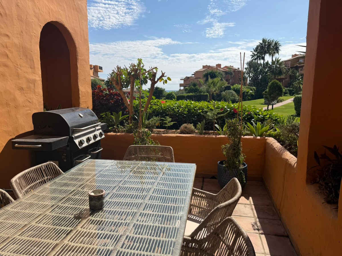 3 Bed Apartment for sale in La Duquesa Costa Del Sol, Málaga, Spain