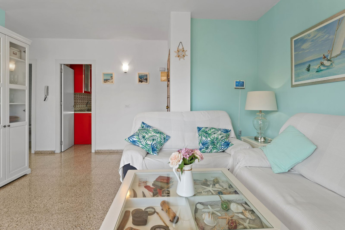 Se vende Apartamento en Planta Última de 3 dormitorios en Costa Del Sol, Málaga, España