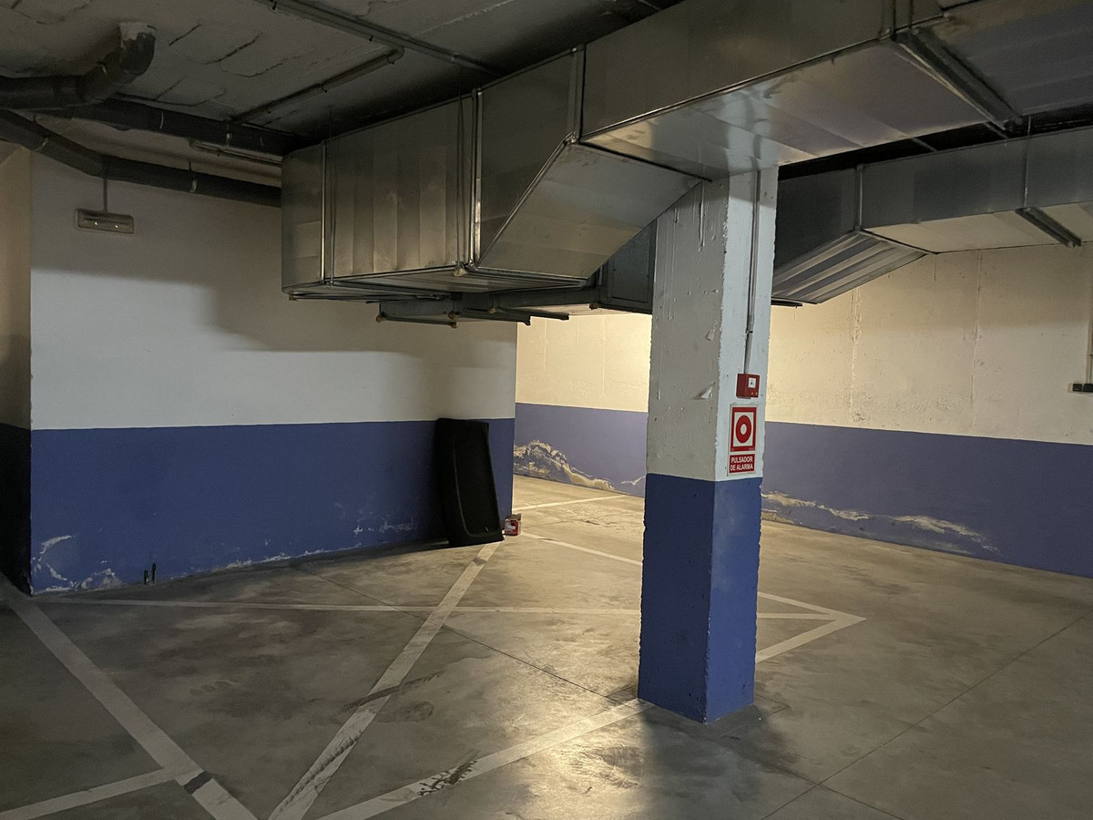 Se vende Aparcamiento  en Costa Del Sol, Málaga, España