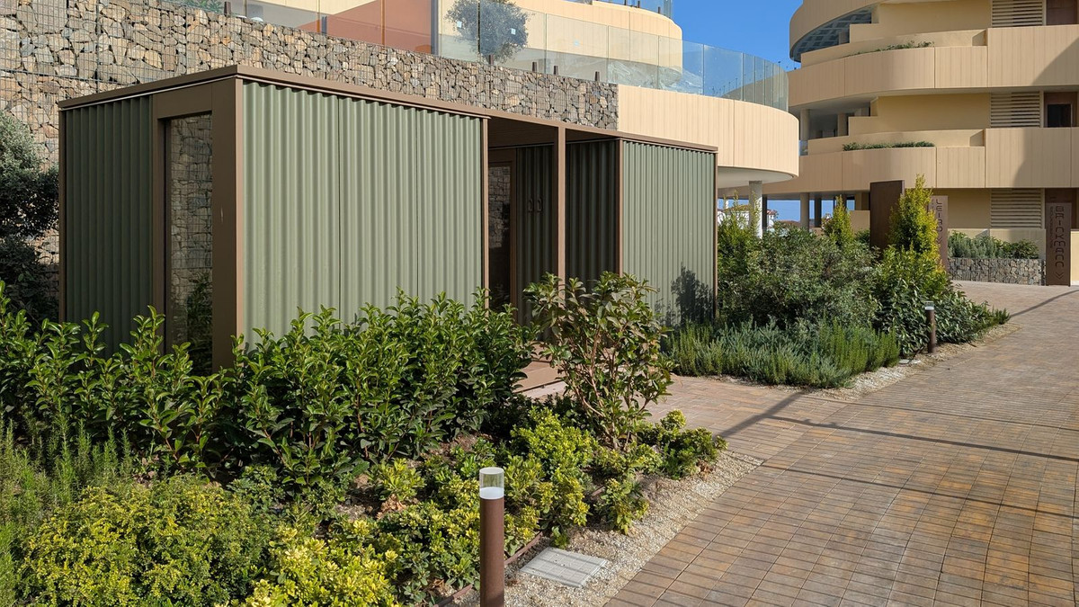 2 Bed Apartment for sale in Fuengirola Costa Del Sol, Málaga, Spain