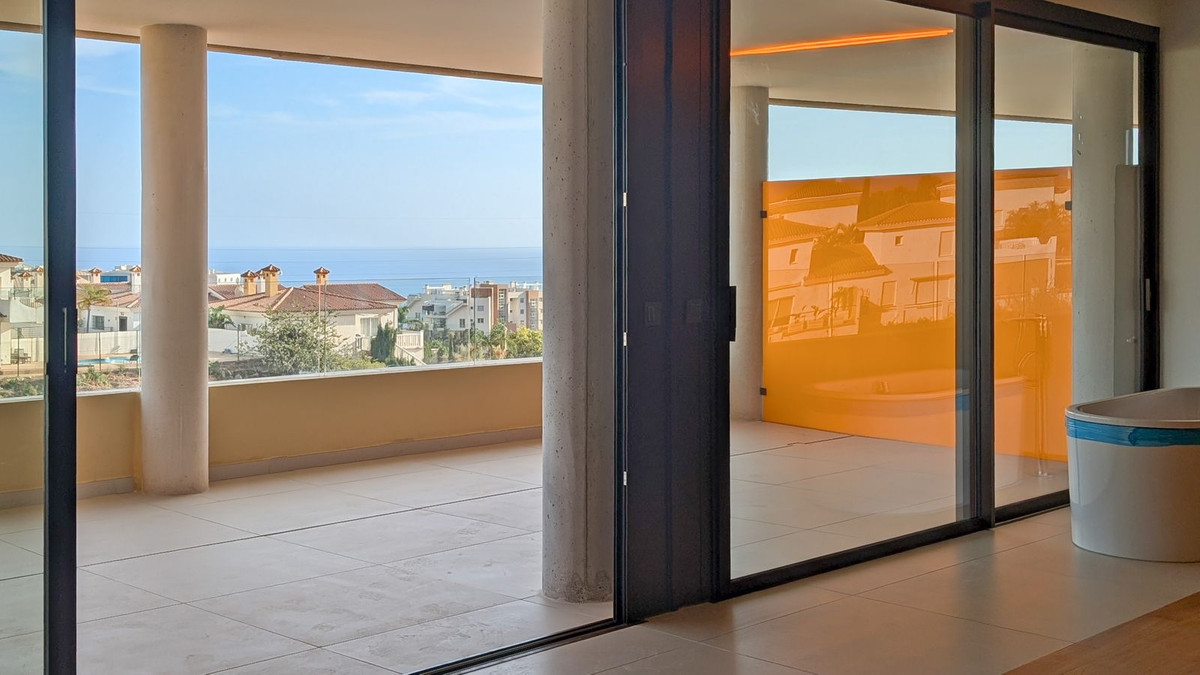 2 Bed Apartment for sale in Fuengirola Costa Del Sol, Málaga, Spain
