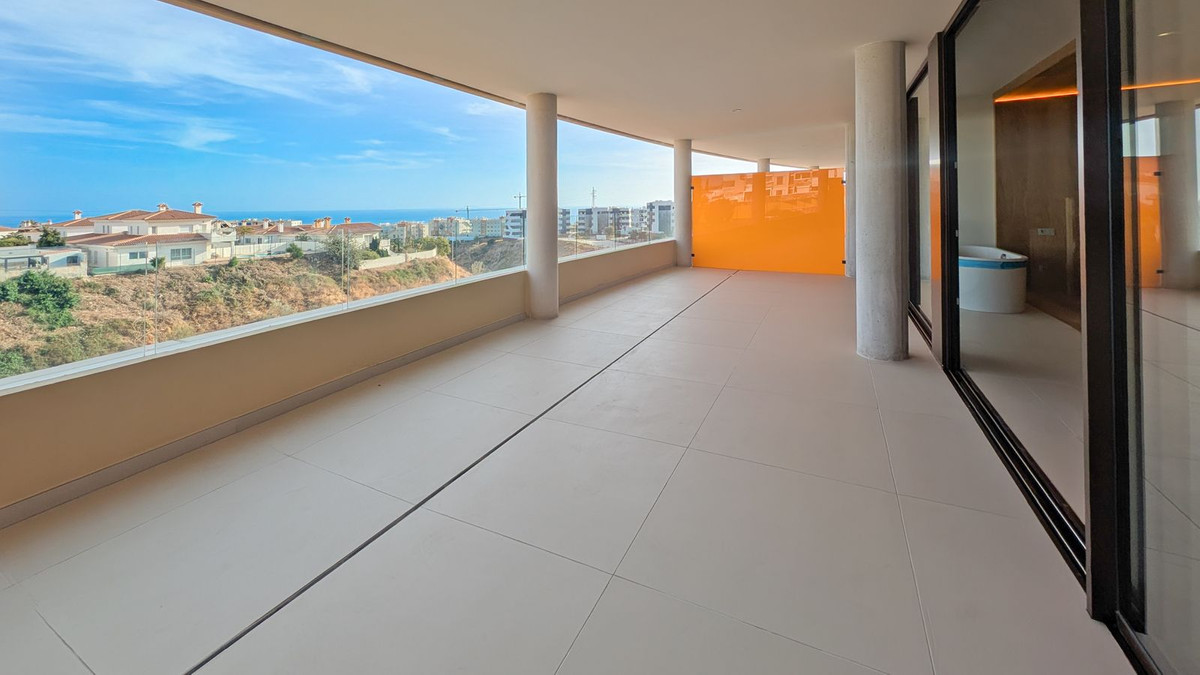 2 Bed Apartment for sale in Fuengirola Costa Del Sol, Málaga, Spain