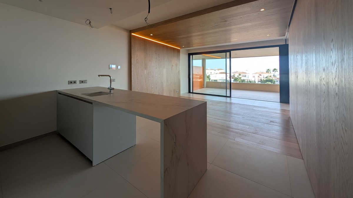 2 Bed Apartment for sale in Fuengirola Costa Del Sol, Málaga, Spain