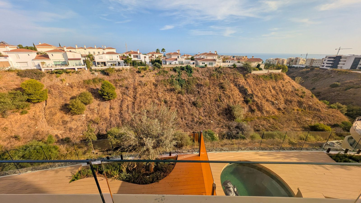 2 Bed Apartment for sale in Fuengirola Costa Del Sol, Málaga, Spain