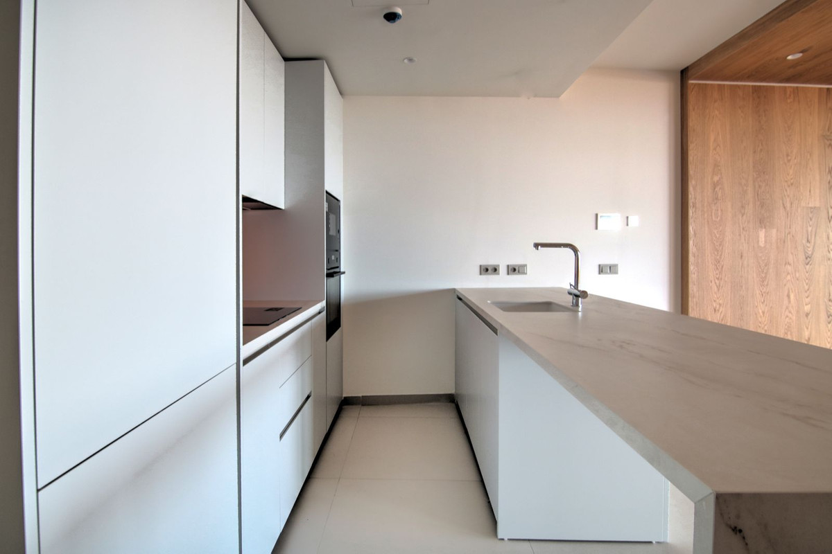 2 Bed Apartment for sale in Fuengirola Costa Del Sol, Málaga, Spain